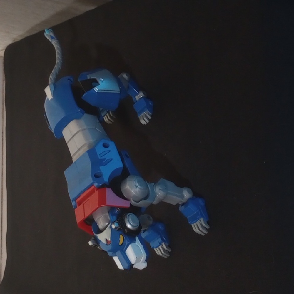 2017 Voltron Legendary Defender blue lion